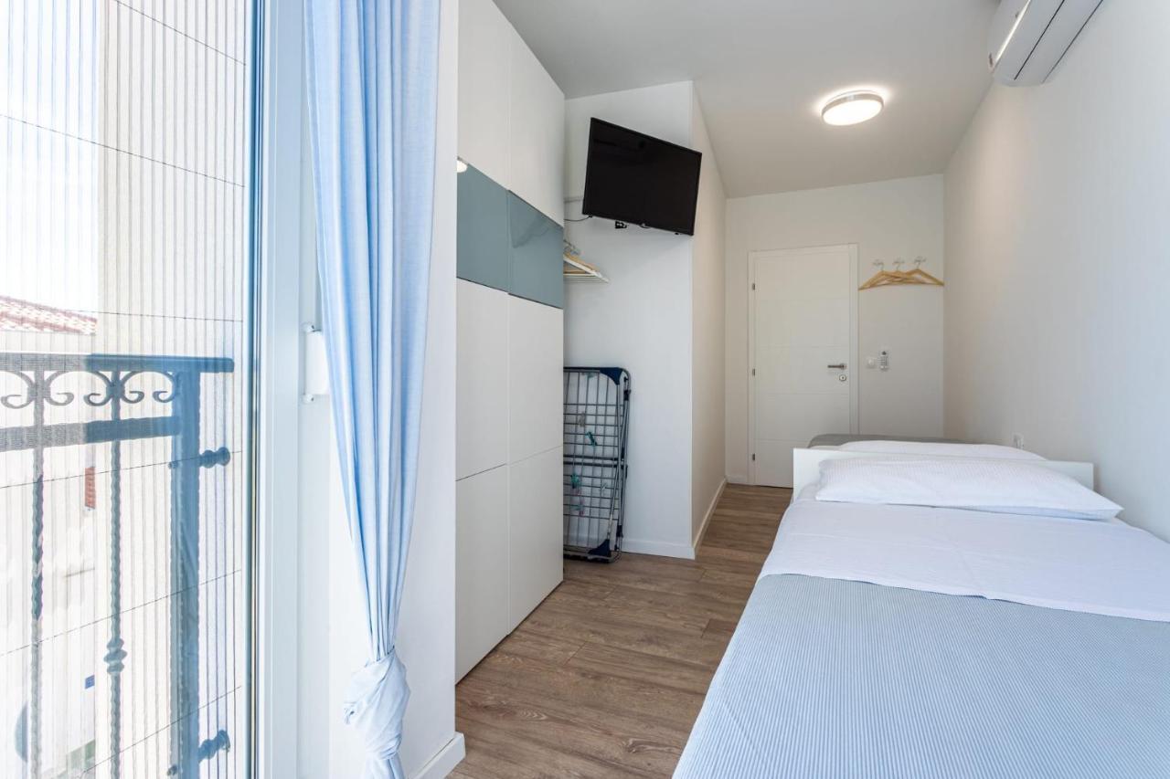 Ferienhaus Maestral - Kastel Kambelovac คาชเตลา ภายนอก รูปภาพ